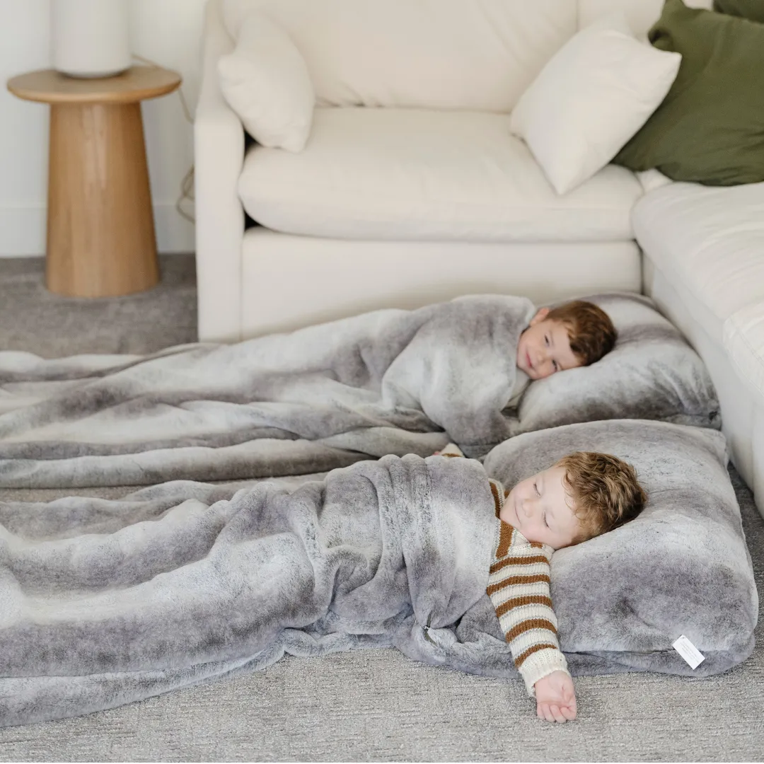 GRAND FAUX FUR SLEEPING BAGS